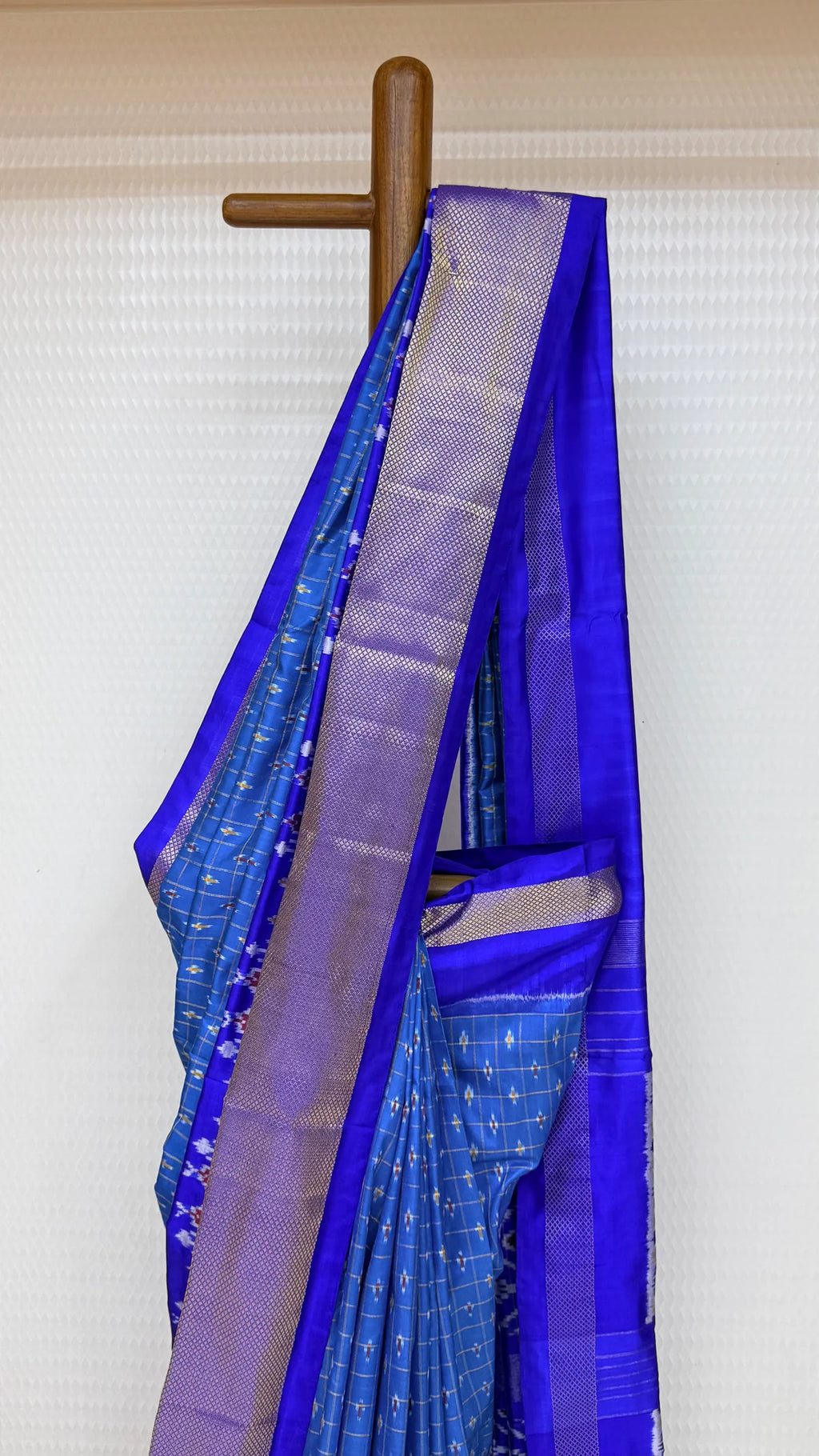 Pochampally Ikkat Pattu - checks