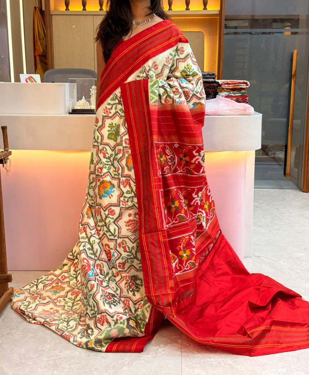 Pochampally Ikkat Saree with Red Contrast Pallu